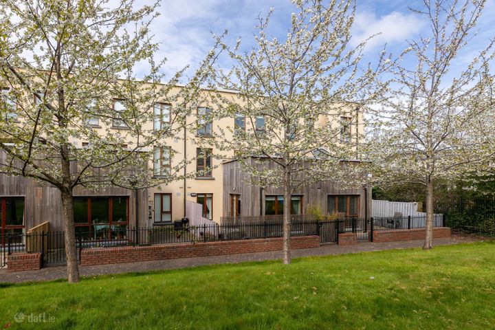 9 The Gardens, Carrickmines Manor, Glenamuck Rd Dublin 18, Dublin 18, Dublin