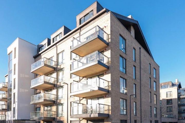 Glencairn, Dublin 18, Leopardstown, Dublin 18