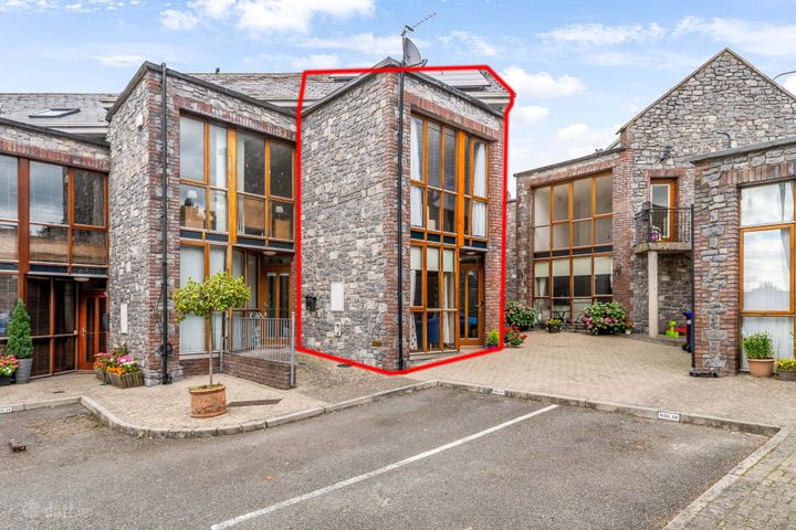 8 Rock Court, Slane, Co Meath, C15N2E4