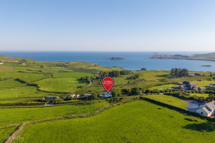 Tim's Cottage, Kilfinnan, Glandore, Co. Cork, P81Y978