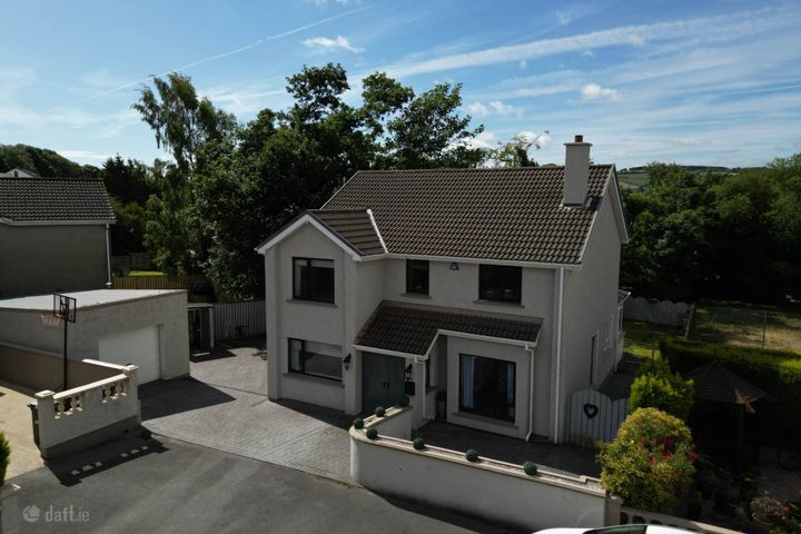 15 Oaklands Park, Letterkenny, Co. Donegal, F92C7HT