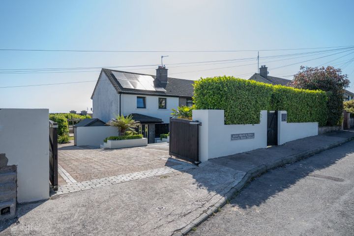 1 Michael Burke Terrace, Carrignafoy, Cobh, Co. Cork, P24A324