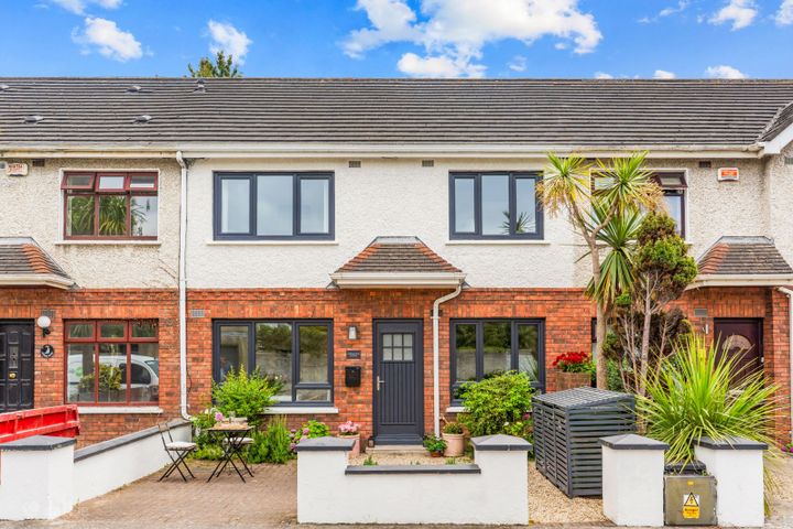 2 Strand Mews, Lea Road, Sandymount, Dublin 4, D04VX88