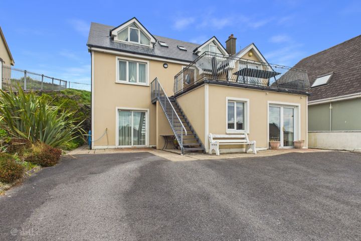 3 Castlefield, Kilkee, Co. Clare, V15DH24