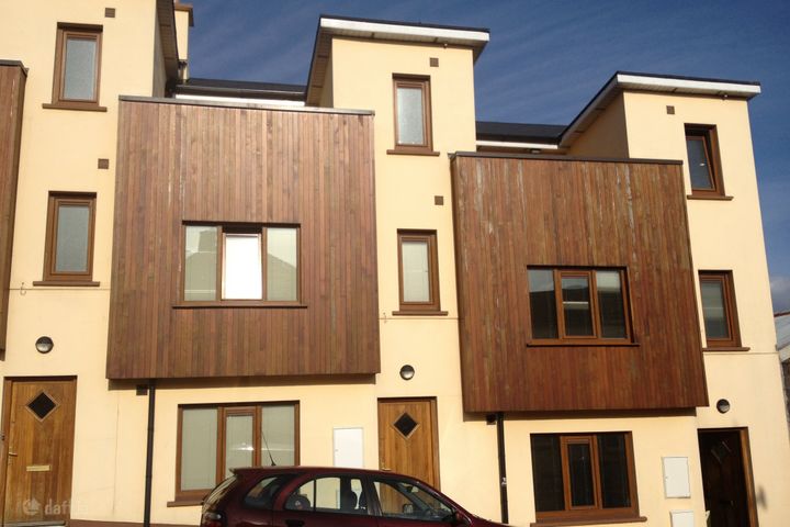 Cedarwood, Upper Cattle Market St,Off Blarney St, Cork City Centre