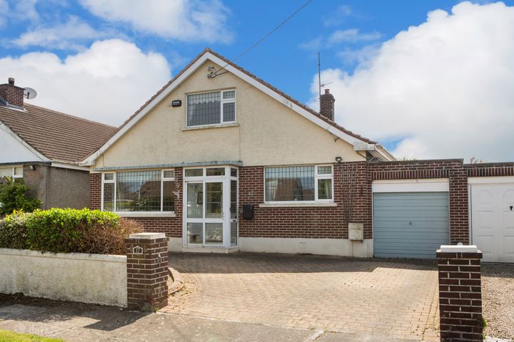 17 Avondale Crescent, Killiney, Co Dublin, A96HT21