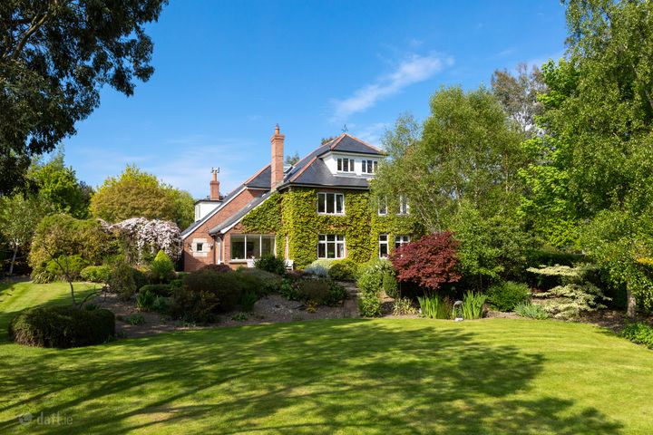 Sonas, 19 Brennanstown Vale, Carrickmine, Dublin