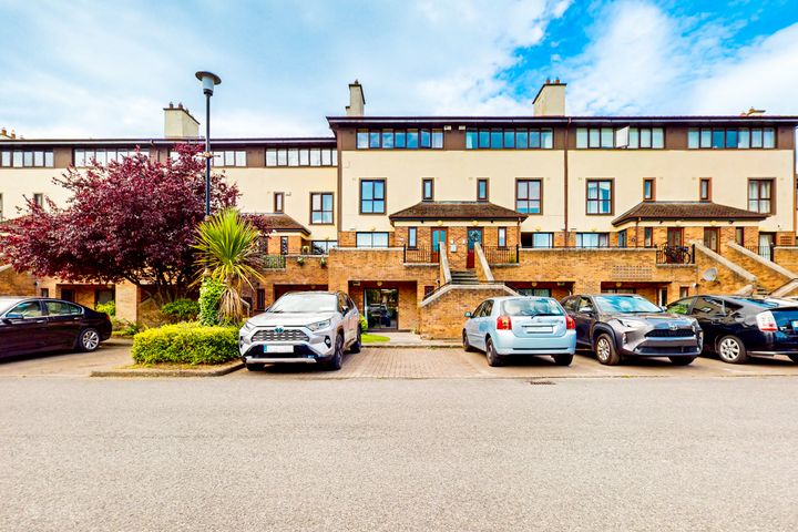 102 Gleann Na RÃ, D18E4XW