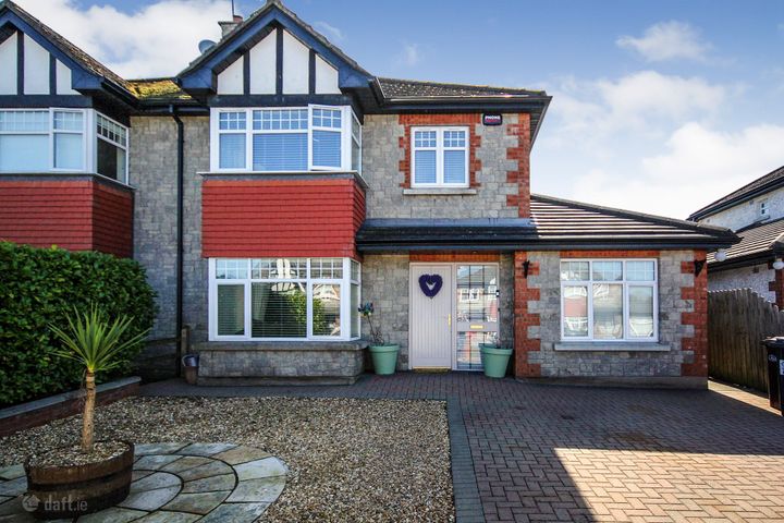 8 Deerpark Manor, Virginia, Co. Cavan, A82X260