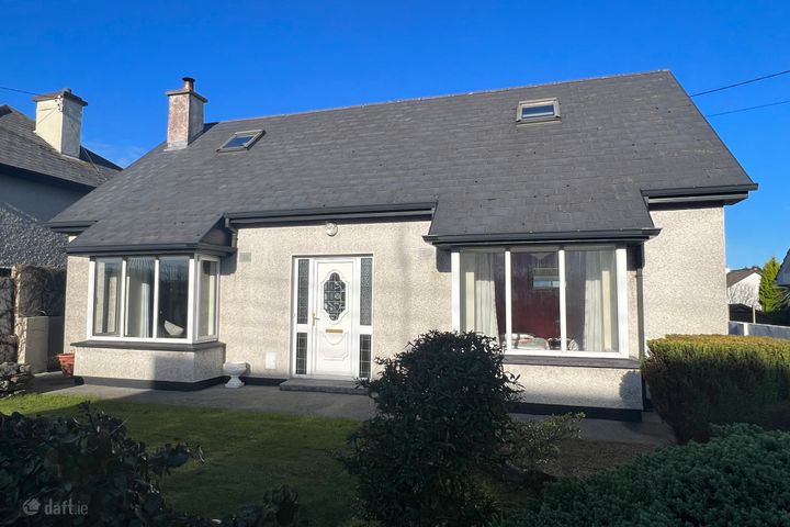 Sunset Villa, 3 Rathbawn Road, Castlebar, Co. Mayo, F23HY82