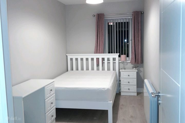 Cuirt Bhoirne, Roscam, Co. Galway