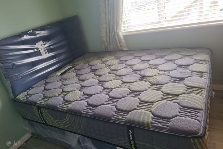 Ensuite double bed available in Annsfield Woods, Athlone, Co. Westmeath
