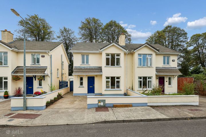 4 Saint Michael's Court, Athy, Co. Kildare, R14PA43