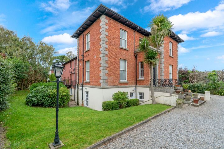 1 Wyvern House, Wyvern, Killiney, Dublin