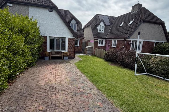 12 Cloister Grove, Blackrock, Stillorgan, Co. Dublin