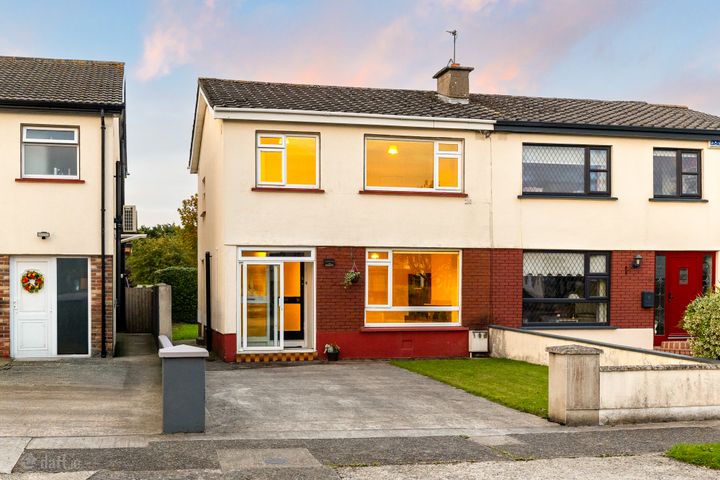 89 Moorefield Park, Newbridge, Co. Kildare, W12C599