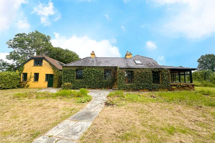 House & Cottage, Lisduff, Craughwell, Co. Galway, H91P7A4