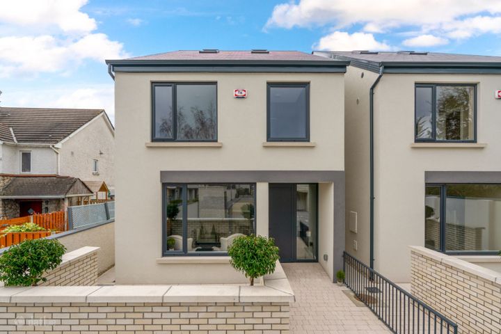2 Whitegate, Sandyford Village, Sandyford, Dublin 18, D18T9F5