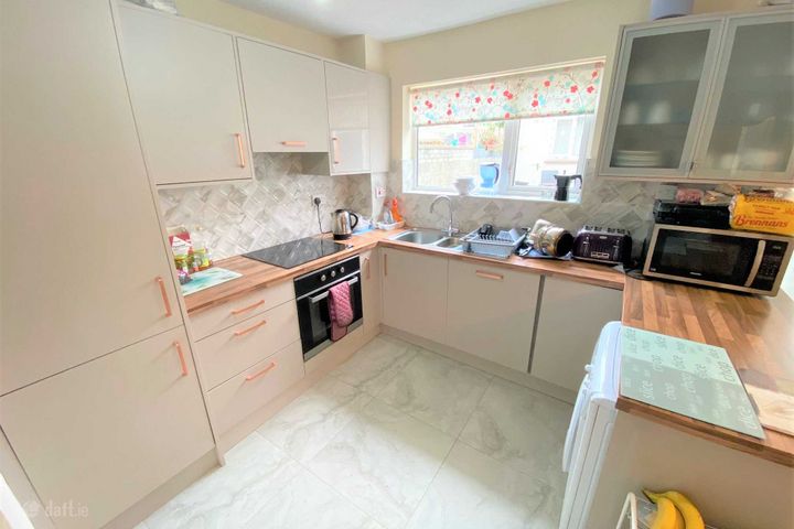 Ashfield grove, Huntstown, Dublin 15 – House share
