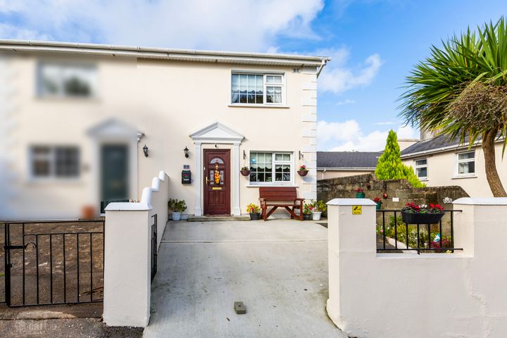 2 Summergreen, Talbot Street, Wexford, Y35W3F6