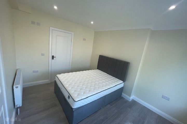 Virginia Heights, Tallaght, Dublin 24 (Double Room To Rent – Room A)