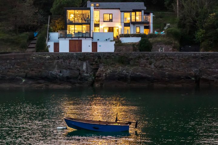 Seaglass, Ardkilly, Sandycove, Kinsale, Co. Cork, P17HY42
