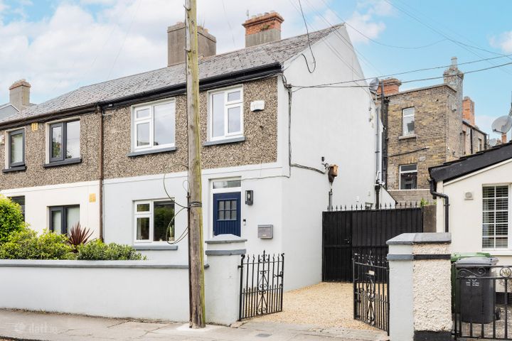 3 Blacquiere Villas, Royal Canal Bank, Phibsborough, Dublin 7, D07TF22