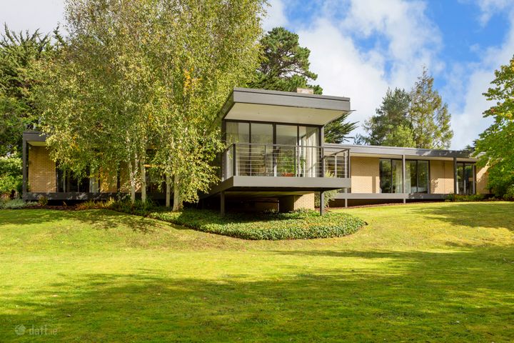 Glencarrig, Falls Road, Shankill, Dublin 18, D18X2T8