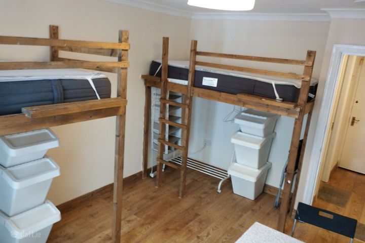 1 Lwr Gardiner st, Dublin 1