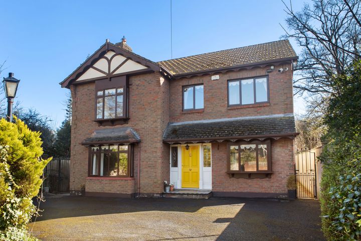 Allagour, Kill Lane, Foxrock, Dublin 18, D18K4K2 - Photo 2