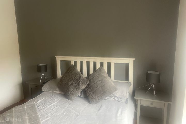  Fernleigh Drive , Castleknock, Dublin 15