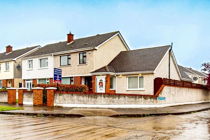 2a Albert College Grove, Glasnevin, Dublin 9, D09F8P3