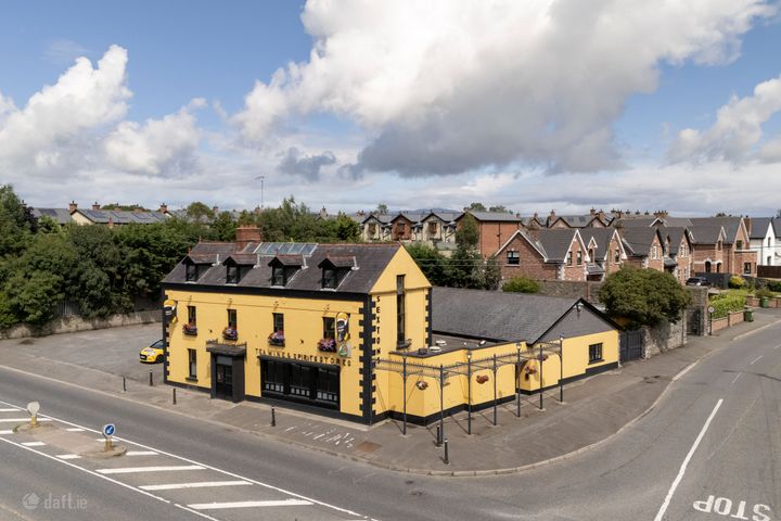 Sexton's Bar Restaurant, Dublin Road   , Blackrock, Co. Louth, A91PP28