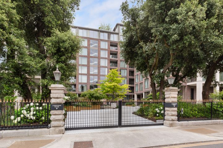 17 The Nicholson, Lansdowne Place, Ballsbridge, Dublin