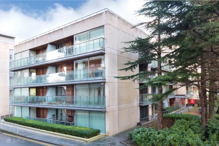 Apartment 8, Lapwing, Thornwood, Booterstown Avenu, Booterstown, Co. Dublin