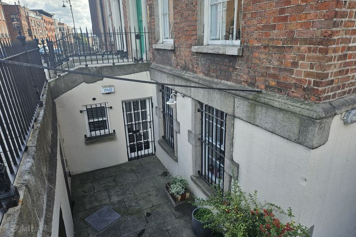 54 Mountjoy Square West, Basement, Dublin 1