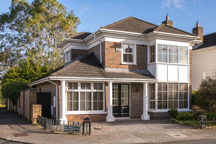 97 Avoca Park, Avoca Ave, Blackrock, Dublin