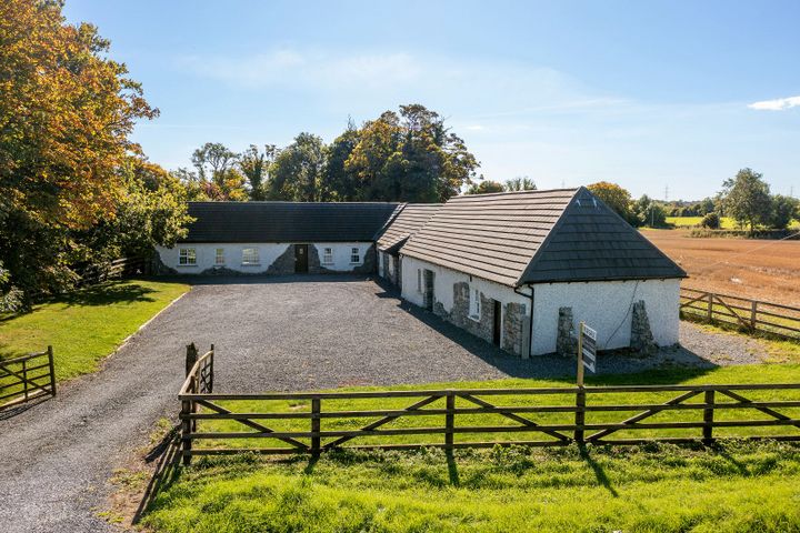 Thatch Cottage, Belshamtown, Drumree, Meath