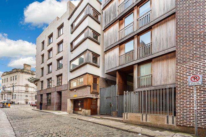 13 The Wooden Building, Exchange Street Upper, Temple Bar, Dublin 8, D08K7H2