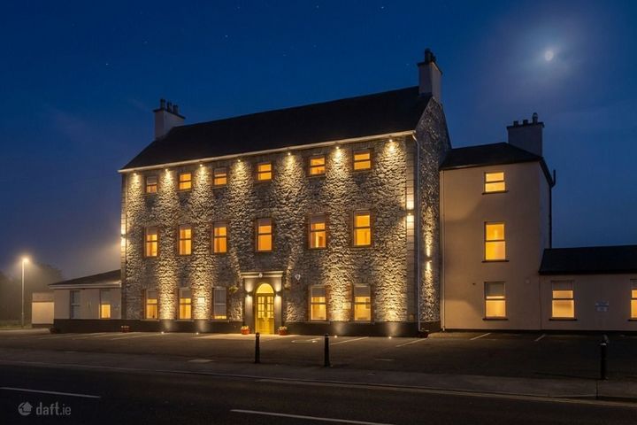 East End Hotel, Main Street, Portarlington, Co. Laois