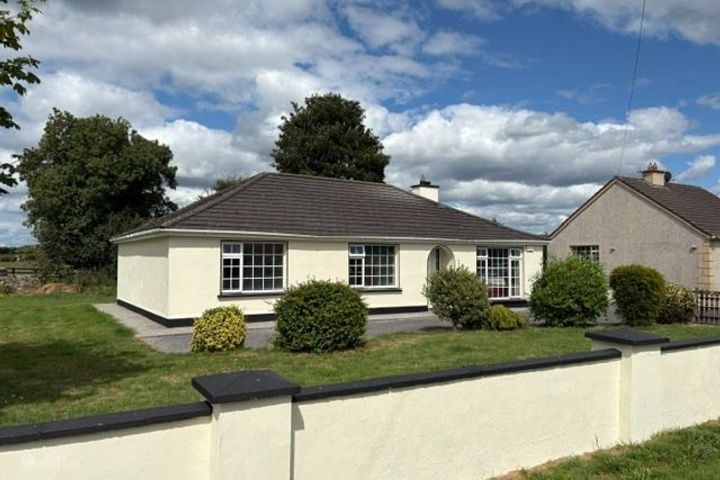 Rahanine, Rochfortbridge, Rochfortbridge, Co. Westmeath, N91Y220