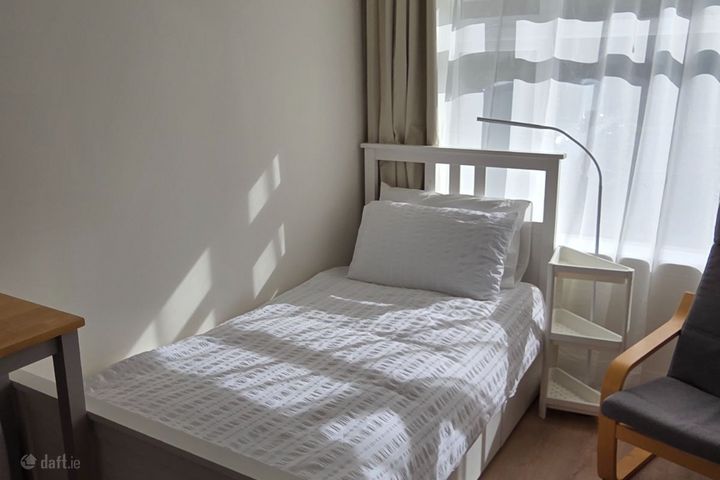 Stocking Avenue, Ballycullen, Dublin 16