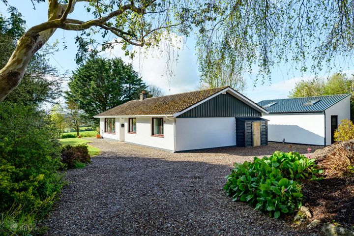 Hill Crest, Ballea Hill, Carrigaline, Co. Cork, P43HY05