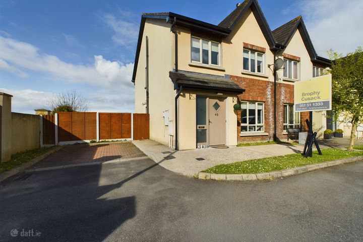 48 Castle Heights, Carrick On Suir, Co Tipperary, Tipperary