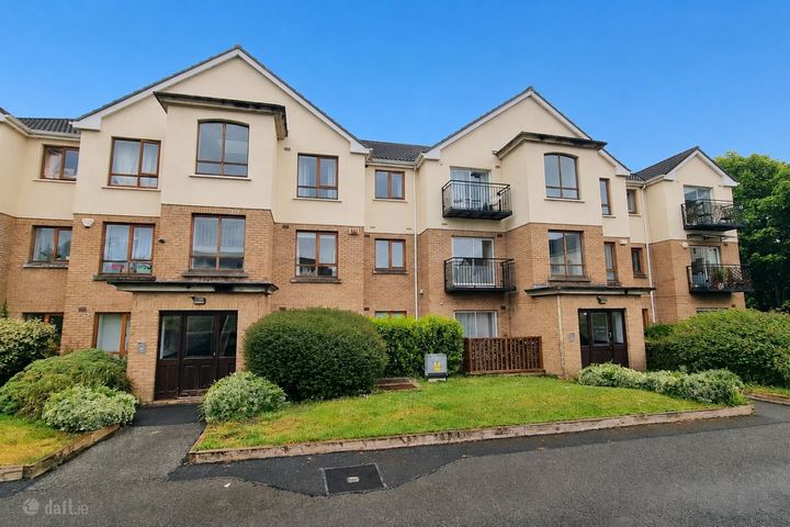39 The Square, Larch Hill, Santry, Dublin 17, D17PF62
