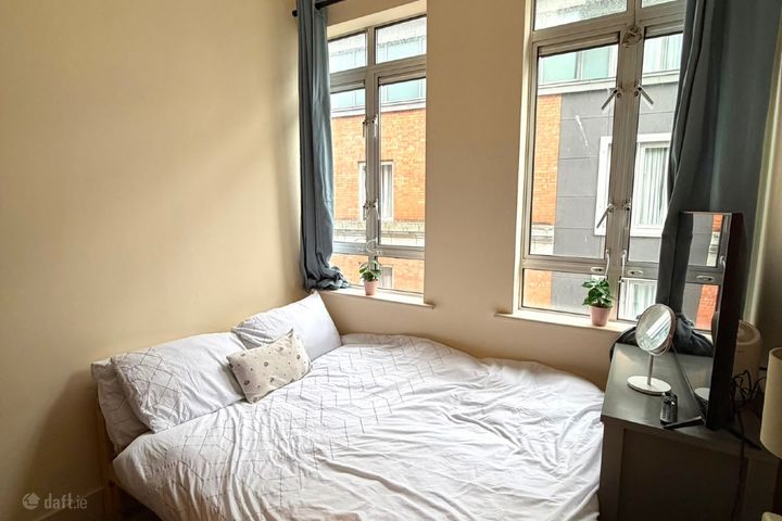 Apt 6, Aston House, Temple Bar, Dublin 2