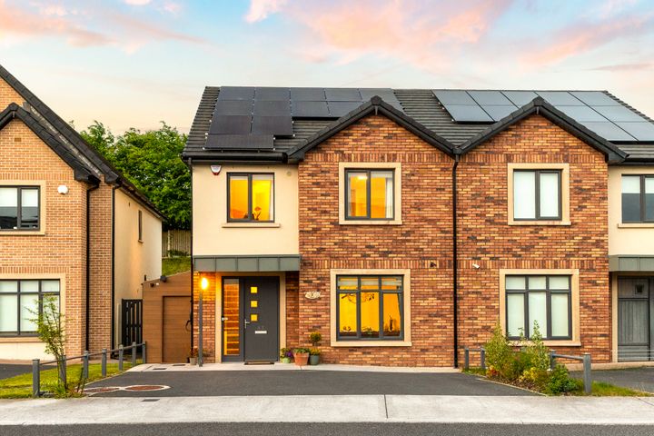 32 Curragh Farm, Newbridge, Co. Kildare, W12HR83