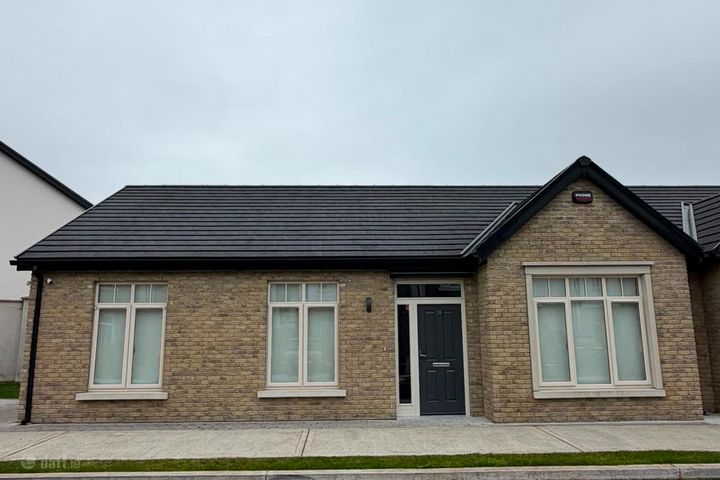 18 Dunalley Drive, Redwood, Tullamore, Co. Offaly
