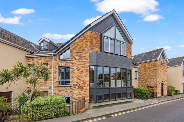 Apartment 1, Village Court, Butterfield Avenue, Dublin 14