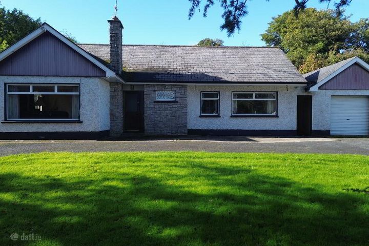 Penny Bridge, Mullinary Street, Carrickmacross, Co. Monaghan, A81YP92